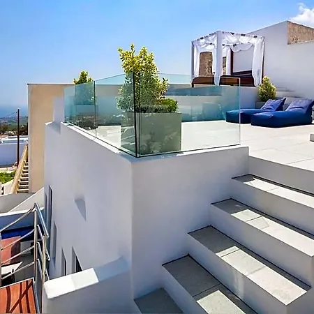 Mirinda Premium 3* Santorini Island
